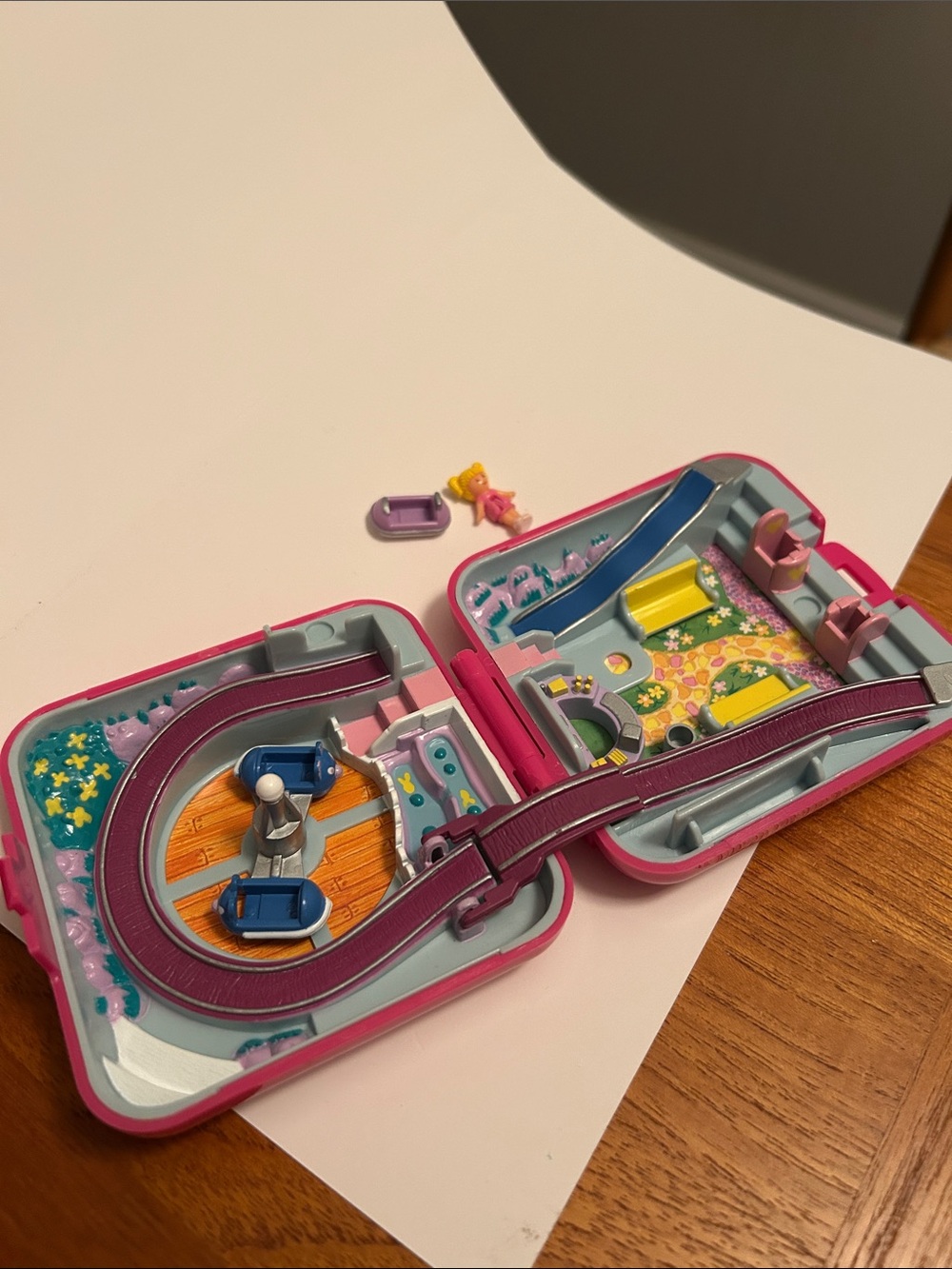 1989 Rare Polly Pocket World Fun Fair Amusement Park Compact with Figures